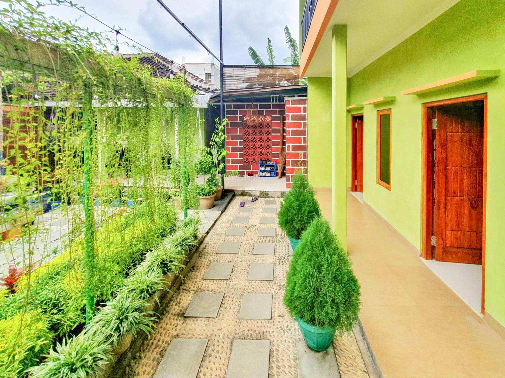 Reddoorz Syariah At Graha Adi Karya Kartasura Kartosuro Exterior foto