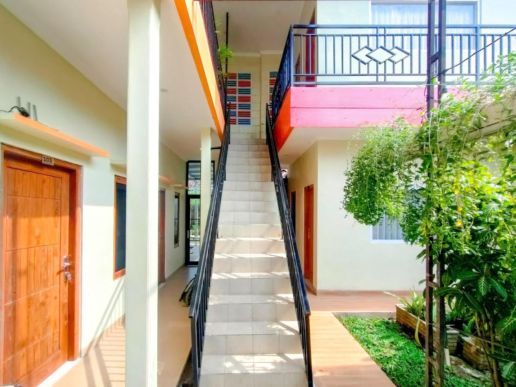 Reddoorz Syariah At Graha Adi Karya Kartasura Kartosuro Exterior foto